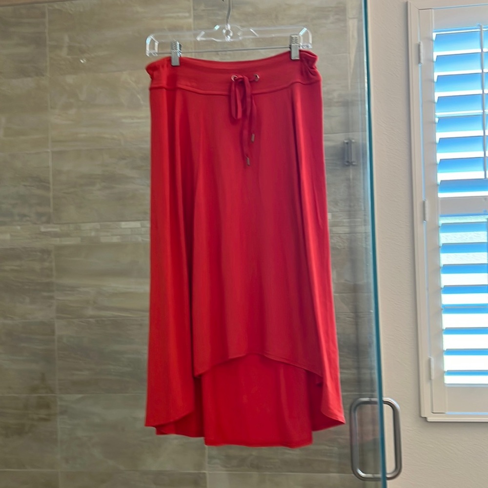 Athleta skirt high low.